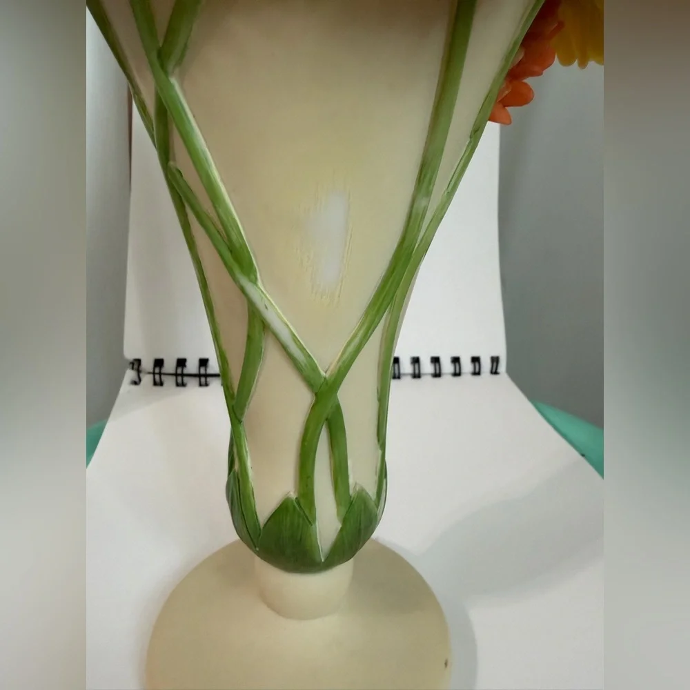 Ibis and Orchid Design Gerber Daisy Bonded Marble Table Vase Retired